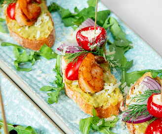 Photo du plat Toast avocat crevettes et ses tomates cerises
